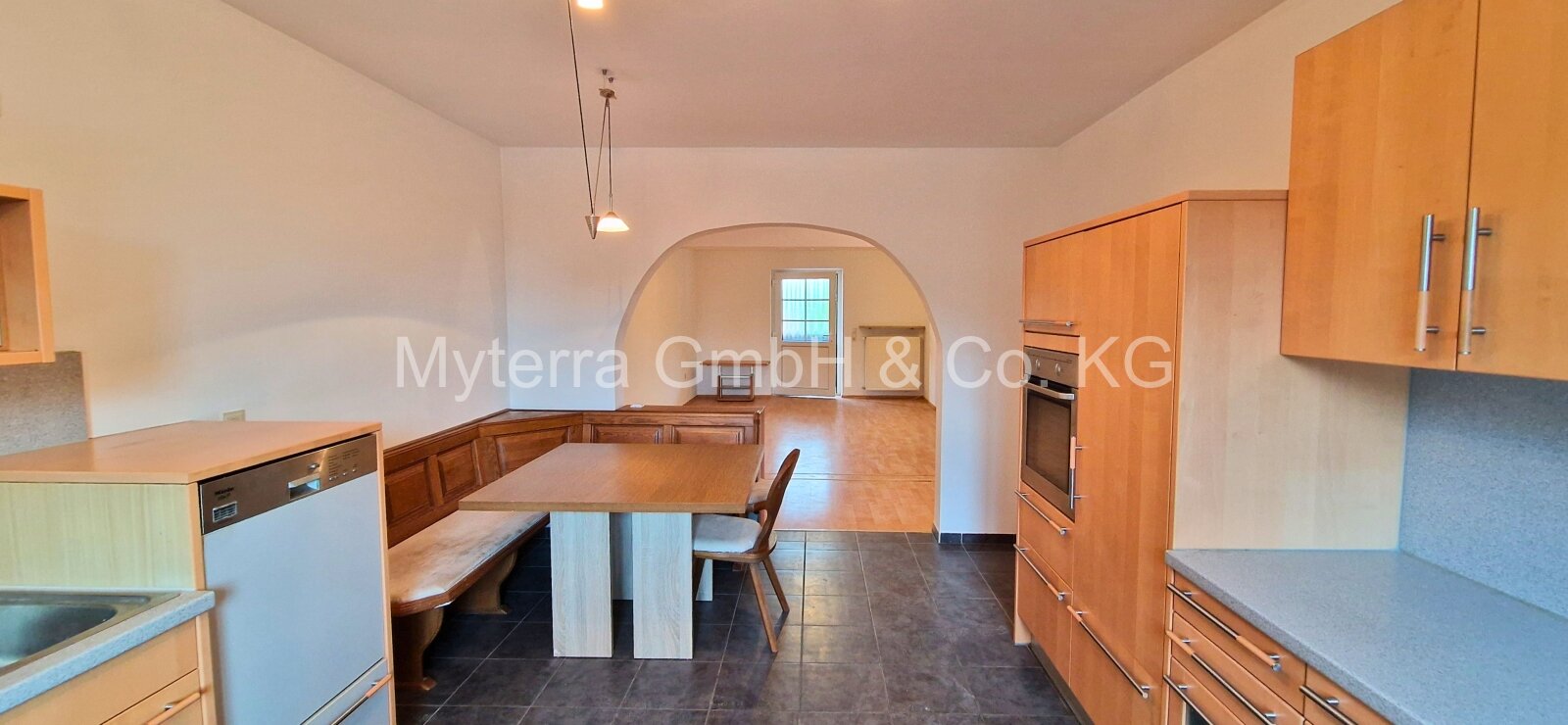 Moderne 3-Zimmer-Wohnung mit großem Balkon