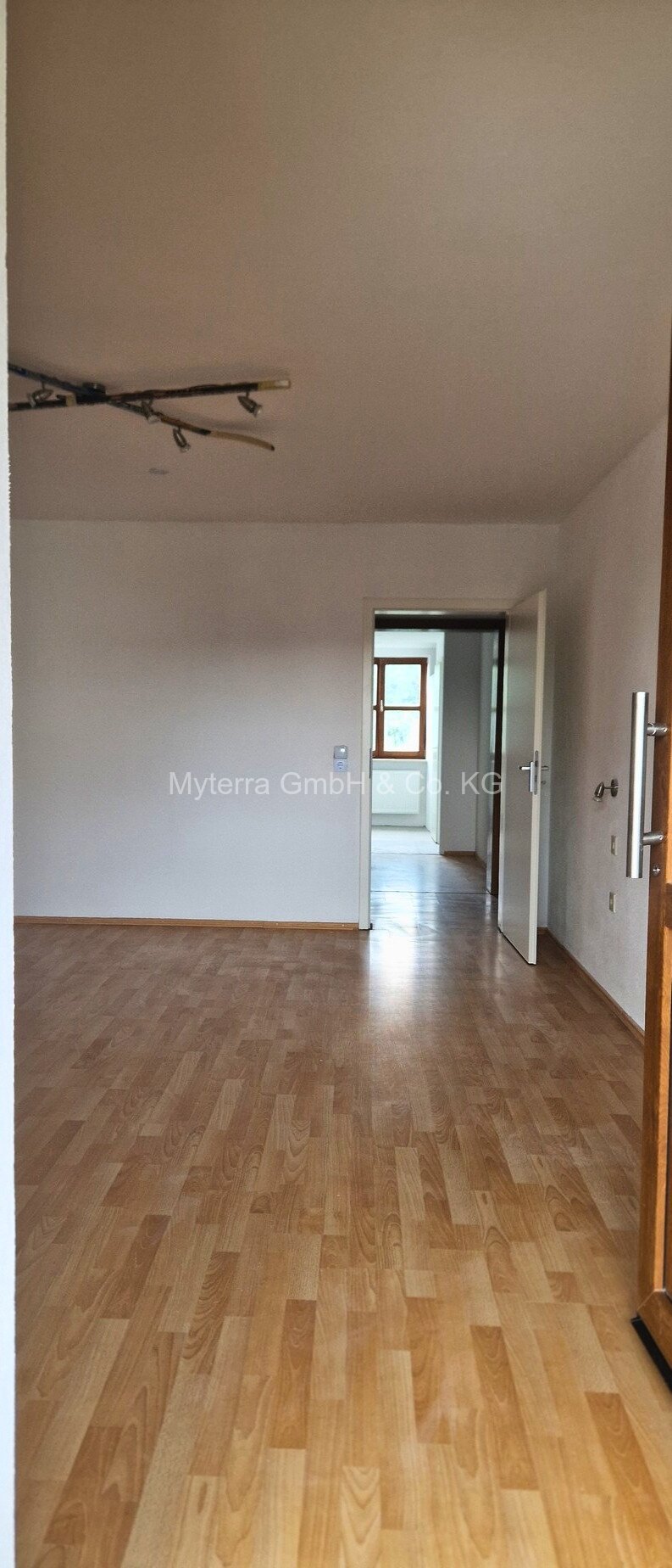 Charmante Wohnung mit Balkon Charmante Wohnung mit Balkon