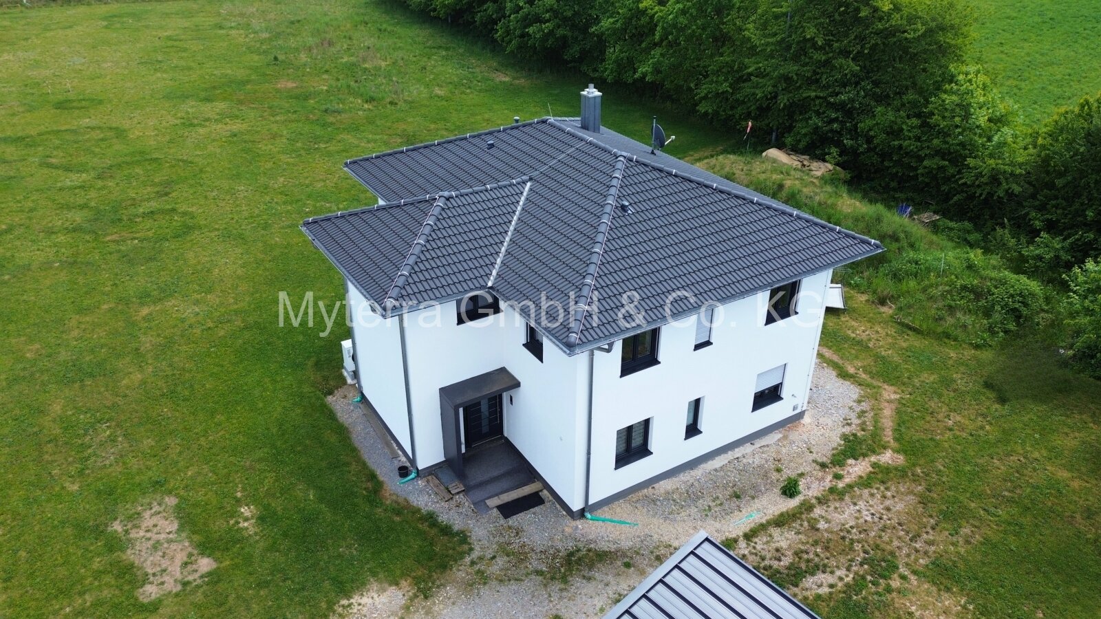 Zertifiziertes KfW-55 Effizienzhaus (A+, Bj. 2022) mit Kamin, 3x Carport & XXL-Grundstück