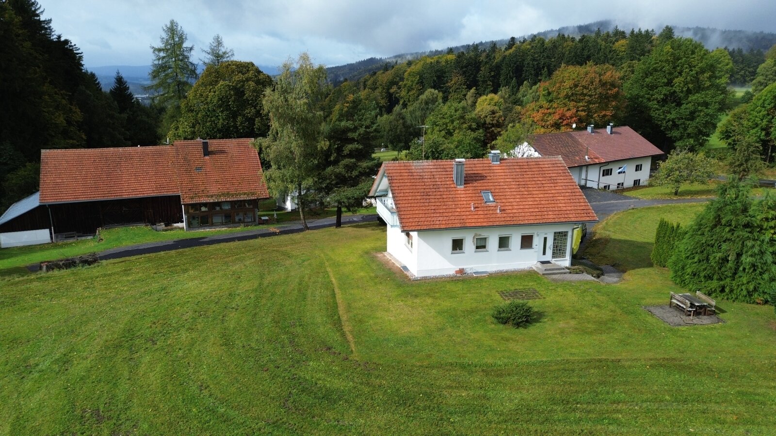 Hausansicht m. Garten